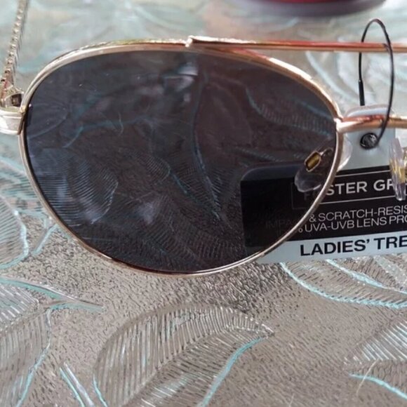 NWT vintage woman Foster Grand sunglasses New UVA protection Fashion Lightweght - Picture 2 of 4